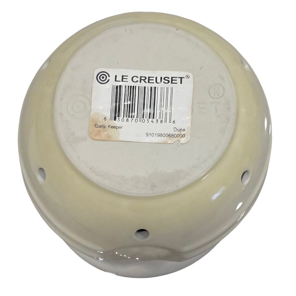 LE CREUSET Garlic Keeper with Lid Dune 14oz/420ML Stoneware - Picture 7 of 7